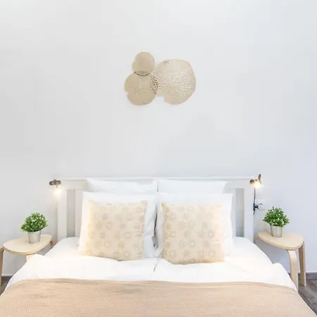 Very Large & New 公寓 *