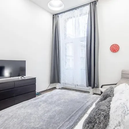 Very Large & New 公寓 *